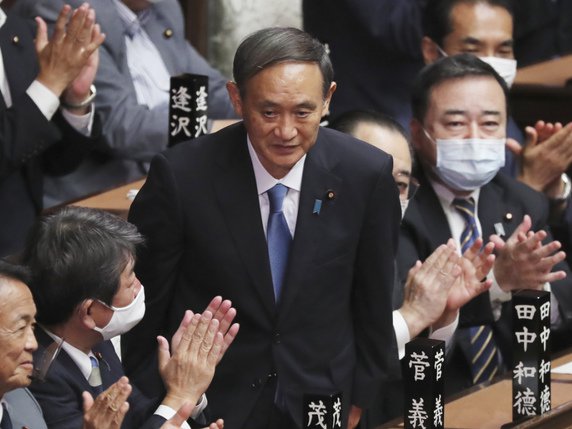 Yoshihide Suga a promis de poursuivre la politique de son prédécesseur qui était au pouvoir depuis fin 2012. © KEYSTONE/AP/Koji Sasahara