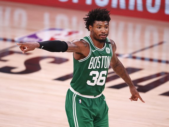 Marcus Smart et les Celtics ne sont plus menés que 2-1 par Miami © KEYSTONE/EPA/ERIK S. LESSER