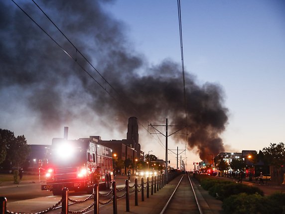 La violence règne à Minneapolis © KEYSTONE/AP/John Minchillo