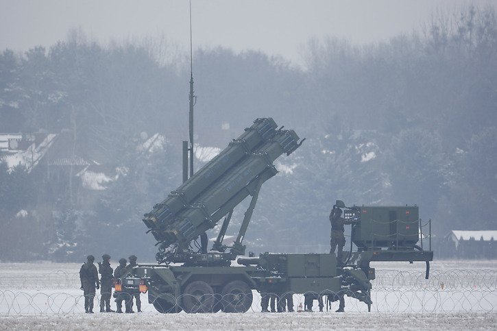 L'Ukraine a un urgent besoin de système de défense antiaérien Patriot, comme ci-contre déployés en Poilogne l'an dernier (Archives).. © KEYSTONE/AP/MICHAL DYJUK