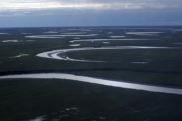 La zone en question fait partie de ce qui est appelé la réserve nationale de pétrole, dans le nord-ouest de l'Alaska. La mesure permet d'interdire l'attribution future de nouveau bail d'exploitation sur des millions d'hectares. © KEYSTONE/AP/David W. Houseknecht