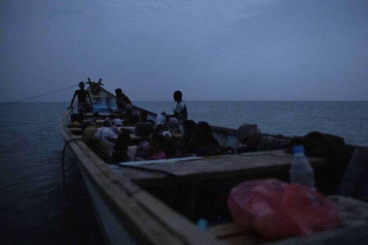 Selon l'OIM, 77 migrants se trouvaient à bord du bateau qui a fait naufrage (image d'illustration). © KEYSTONE/AP/NARIMAN EL-MOFTY
